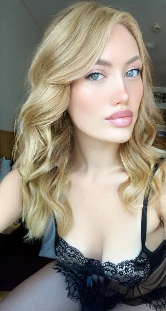 Laura photo 4